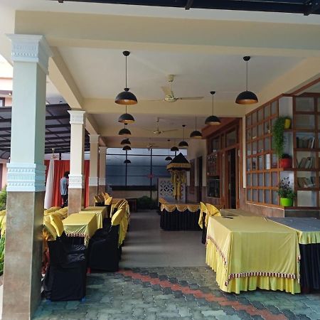 Meghdoot River Resort Kochi 外观 照片