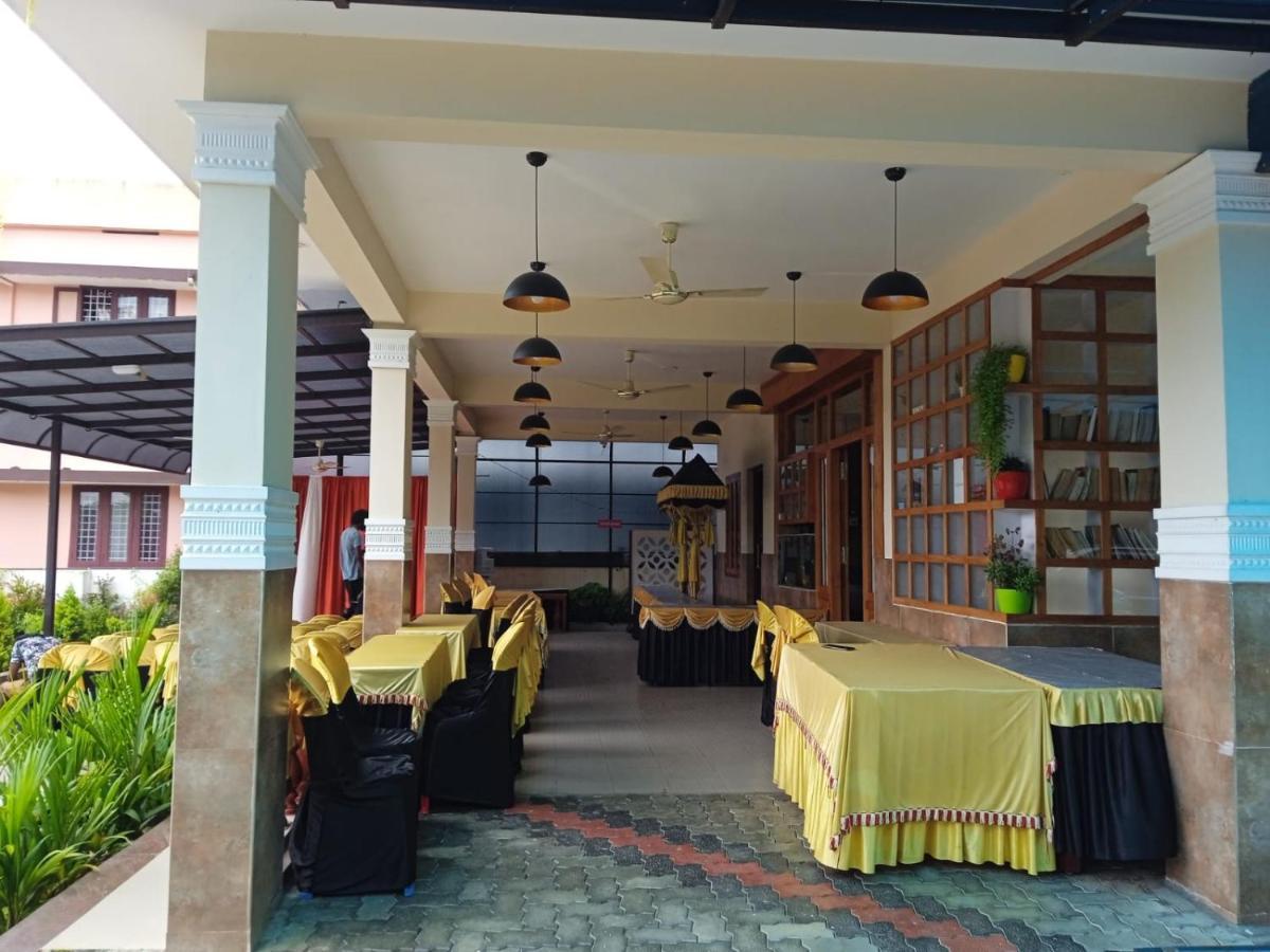 Meghdoot River Resort Kochi 外观 照片